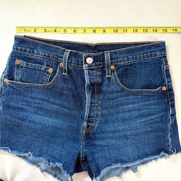 Levi's 501 Women's Dark Denim Button-fly Shorts - Picture 6 of 6